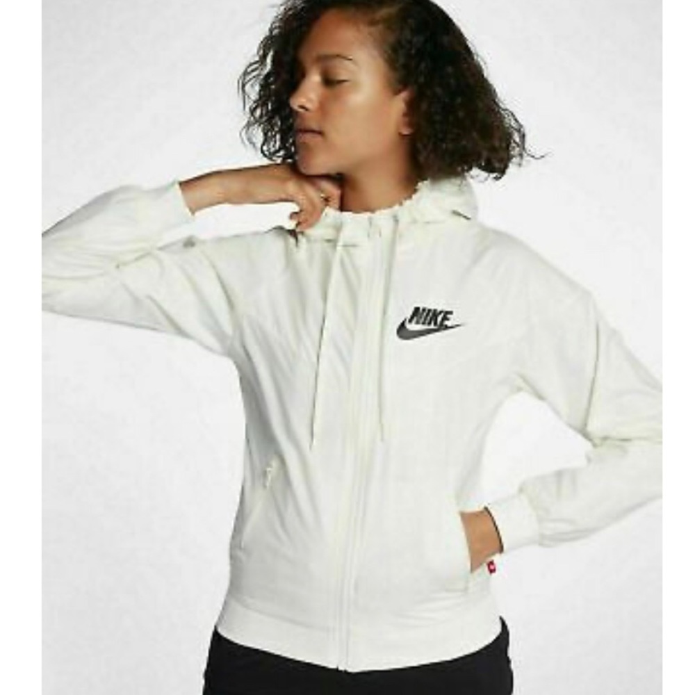 NWT  Nike Women full zip hooded windrunner Jacket